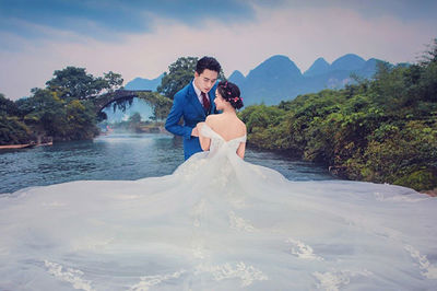 婚纱与婚纱摄影 如何选择最完美的那件白纱，让你的婚纱照如电影般动人