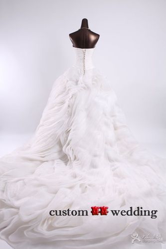 喜喜婚纱礼服工厂店